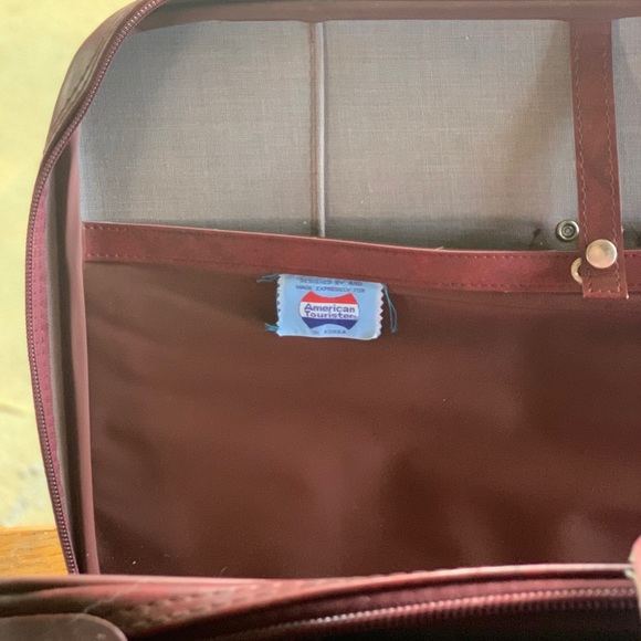 VINTAGE AMERICAN TOURISTER BURGUNDY LEATHER BAGS - Picture 5 of 8